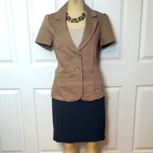 Short Sleeve Fitted Blazer & Skirt Bundle - Size 16
